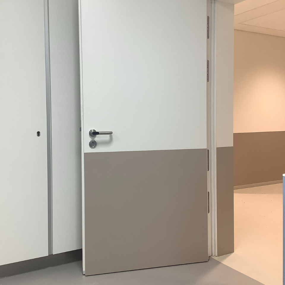 Wandschutz B&uuml;roeingang und Flurbereich